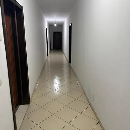 Ferit's Near Astir Lejlighed Tirana