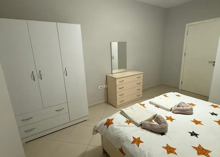 Ferit's Near Astir Appartement